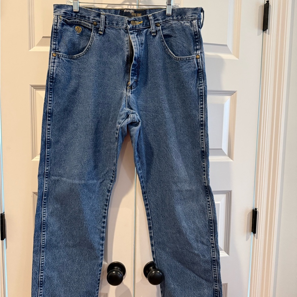 Wrangler Relaxed Fit Blue Jeans
